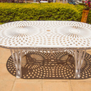 King Diamond Table 185cm x 100cm (Oval)