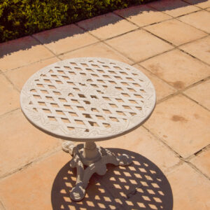 King Grape Table 58cm (Round)